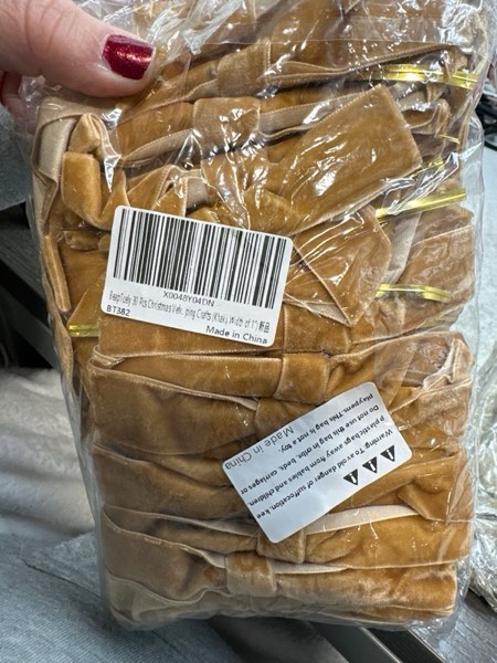 Condition photo showing New/Like New for 30 Pcs Christmas Velvet Wreath Bows, 5 x 7 Inch Vintage Velvet Ribbon Rustic Crafts Gift Bows for Indoor Outdoor Wreaths Garland Holiday Xmas Tree Wrapping Crafts (Khaki, Width of 1") Width of 1" Khaki