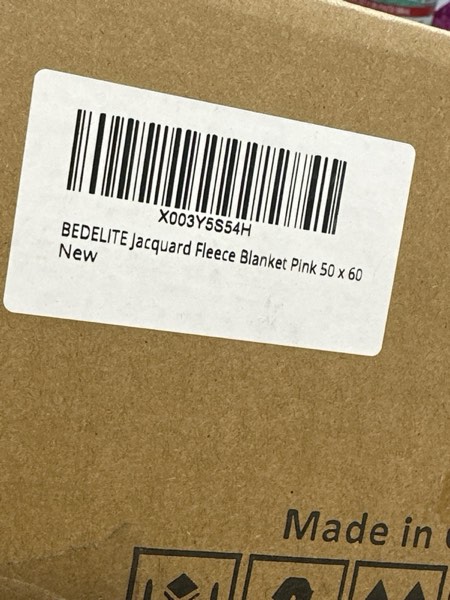 Condition photo showing New/Like New for BEDELITE Fleece Decorative Blanket - 3D Jacquard Pink Throw Blankets for Women's Couch & Bed, Soft and Cozy Warm Plush Fluffy Blanket, Cute Birthday Gift for Women, 50x60 Inches Pink Throw(50"x60")