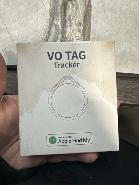 Condition photo showing New/Like New for Wallet Tracker 4-Pack, Item Finders Work for Apple Find My APP(iOS Only) Tracker Tags for Keys, 100dB Sound, Smart Tag with Keychain/Lanyard, Item Finder for Luggage/Key/Suitcase (Red)