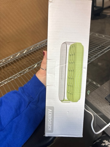 Condition photo showing New/Like New for Ice Cube Tray, 21 pcs Easy Release Ice Block Mold With Lid - Silicone Ice Cube Trays for freezer without Touching - Ice Box with Lid for Cocktail, Tea, Whisky, Coffee