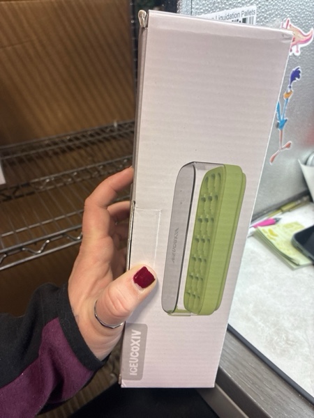 Condition photo showing New/Like New for Ice Cube Tray, 21 pcs Easy Release Ice Block Mold With Lid - Silicone Ice Cube Trays for freezer without Touching - Ice Box with Lid for Cocktail, Tea, Whisky, Coffee