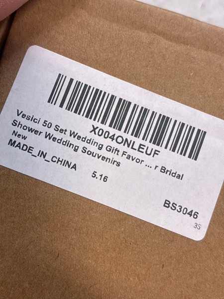 Condition photo showing New/Like New for Vesici 50 Set Wedding Souvenir Gifts for Guests Bottle Opener Keychain Favors Golden Leaf Keychains with Greenery Thank You Cards Bulk for Wedding Bridal Shower Gifts