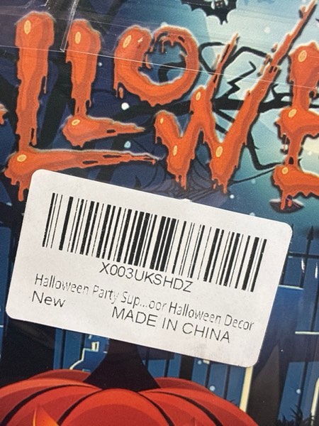 Condition photo showing New/Like New for Halloween Party Supplies Hallween Decorations Bats Wall Decor 140PCS Realistic PVC 3D Black Scary Bat Sticker for Creepy Home Decor Halloween Party Decorations DIY Wall Decal Bathroom Indoor Halloween Decor