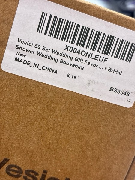 Condition photo showing New/Like New for Vesici 50 Set Wedding Souvenir Gifts for Guests Bottle Opener Keychain Favors Golden Leaf Keychains with Greenery Thank You Cards Bulk for Wedding Bridal Shower Gifts