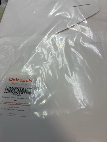 Condition photo showing New/Like New for UnicoPak 5 Pack 10x7x7.5 Extra Large Gable Boxes White Handled Lunch Boxes To Go for Birthday Wedding Party Favors Picnic Welcome