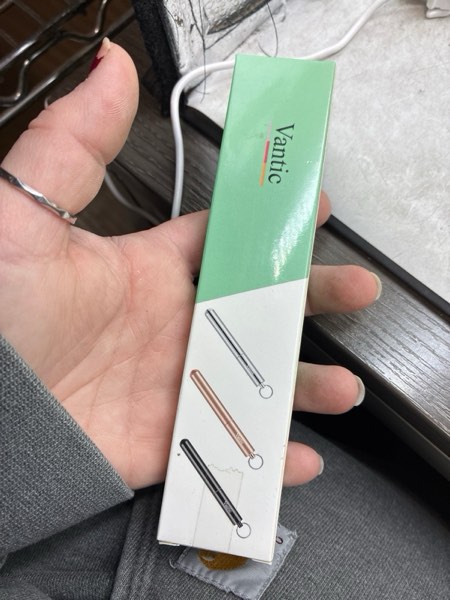 Condition photo showing New/Like New for Vantic Reusable Collapsible Straws - 2Pack Telescopic Stainless Steel Portable Drinking Straw with Travel Case & Cleaning Brush for 12oz/20oz/30oz Cups-Red & Black