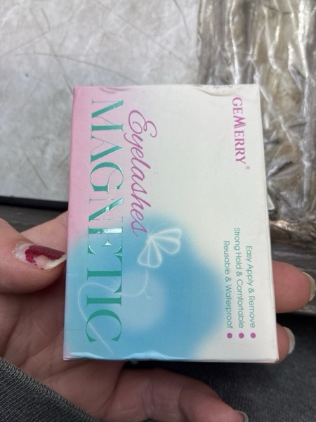 Condition photo showing New/Like New for GEMERRY Magnetic Eyelashes with Applicator No Glue Needed Fluffy Reusable Magnetic Lashes Eyelash Ki