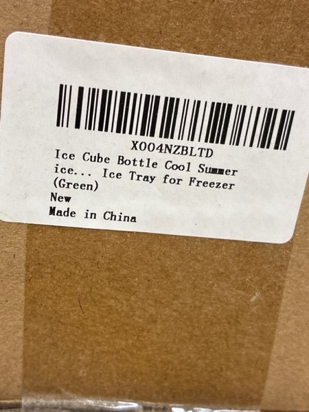 Condition photo showing New/Like New for Ice Cube Bottle Cool Summer ice Bottle Cup?800ml 2-in-1 zero Touch Press ice cube mold Easy Press to Release Vertical Ice Tray for Freezer (Green)