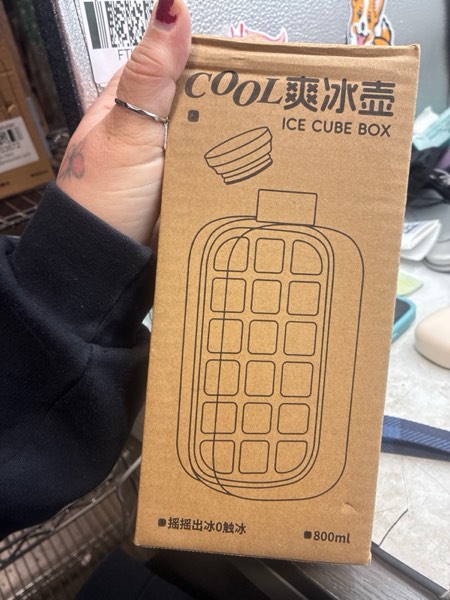 Condition photo showing New/Like New for Ice Cube Bottle Cool Summer ice Bottle Cup?800ml 2-in-1 zero Touch Press ice cube mold Easy Press to Release Vertical Ice Tray for Freezer (Green)