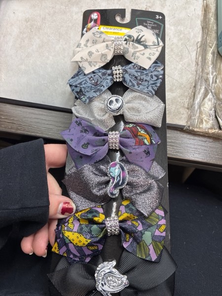 Condition photo showing New/Like New for Girls' Disney 7pk Nightmare Before Christmas Hair Bow Set