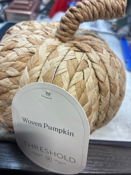 Condition photo showing New/Like New for Medium Two Tone Woven Pumpkin Natural - Threshold™