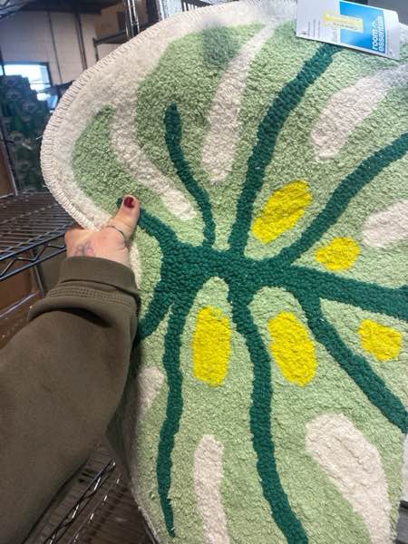Condition photo showing New/Like New for Leaf Shaped Machine Washable Non-Slip Bath Rug Green - Room Essentials™