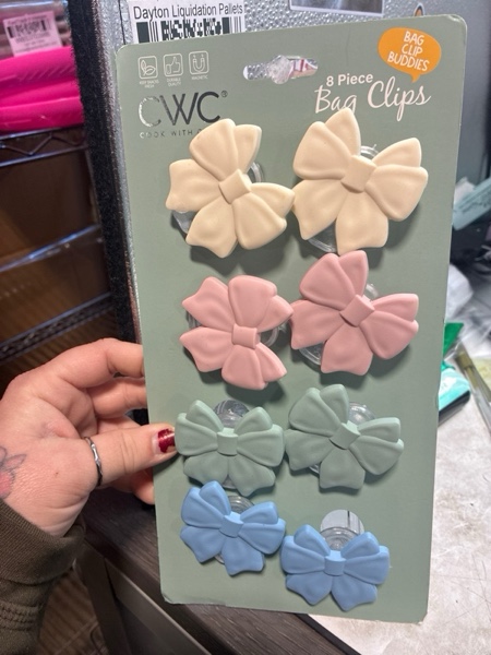 Condition photo showing New/Like New for Cook With Color 8pc Novelty Bows Bag Clips Set