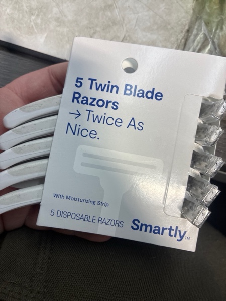 Condition photo showing New/Like New for Smartly 2-Packs Twin Blade Disposable Razors With Lubricating Strip