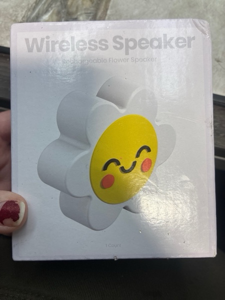 Condition photo showing New/Like New for GEMS 'Flower' Novelty Speaker - White/Yellow: Portable Rechargeable Radio Frequency