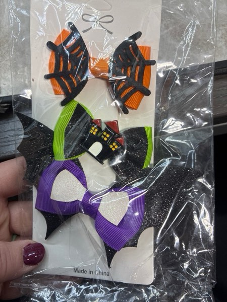 Condition photo showing New/Like New for Halloween Bows Hair Clips Bat Wings Hair Accessories for Women Girls Kids Terror Castle Spider Web Bats Hair Barrettes Purple Black Hairpins Kids' Cosplay Costume Day of the Dead Party Decor 3 Pcs
