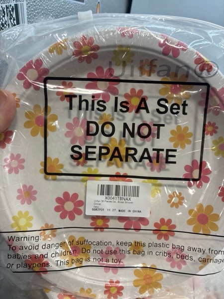 Condition photo showing New/Like New for Uiifan 36 Pieces Vintage Flower Style Paper Plates, 9 Inches Elegant Wildflower Paper Plates Butterfly Disposable Plant Seashell Party Supplies for Garden Tea Wedding Birthday Shower (Daisy)