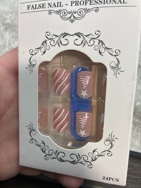 Condition photo showing New/Like New for Snowflake Press On Nails Short Square, 24Pcs Snowflake Fake Nails With Candy Cane French Tips Designs for Women Girls Winter Christmas Nail Accessories, Wear Tools Included Pink Snowflake Cane