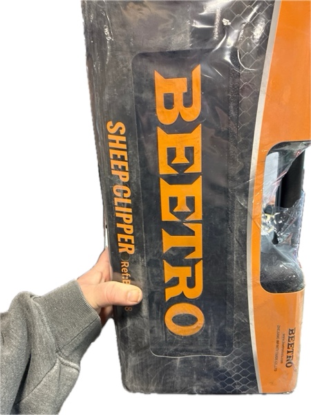 Condition photo showing New/Like New for BEETRO 500W Electric Professional Sheep Shears — Animal Grooming Clippers for Sheep Alpacas Goats and More — 6 Speeds Heavy Duty Farm Livestock Haircut (One Set of blade)
