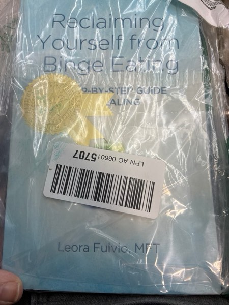 Condition photo showing Good Condition for Reclaiming Yourself from Binge Eating: A Step-By-Step Guide to Healing