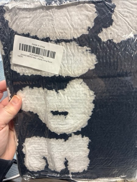 Condition photo showing New/Like New for Halloween Rug Wipe Your Paws Bathroom Doormat Outdoor Gothic Bat Dog Paws Rugs Decorative Bath Mat Funny Spooky Floor Door Mat 17 x 27 Inch for Tub Home Living Room