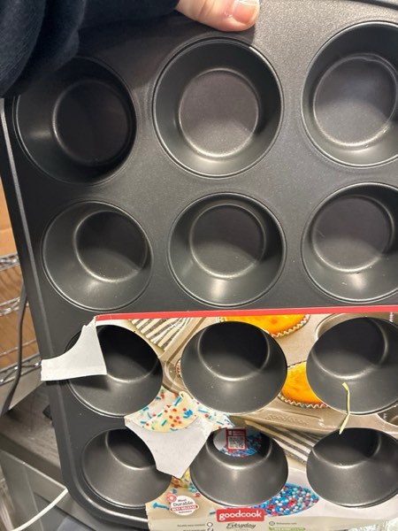 Condition photo showing New/Like New for GoodCook Everyday Nonstick Steel Muffin Pan, 12 cup, Gray