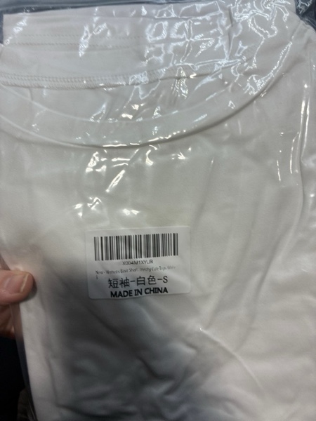Condition photo showing New/Like New for (Size S) Womens Basic Short Sleeve Slim Fit T Shirts Soft Crewneck Crop Y2k Tees Summer Stretchy Cute Tops White Small