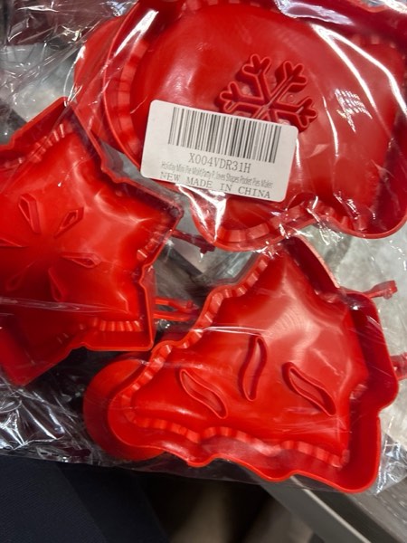Condition photo showing New/Like New for Holiday Mini Pie Mold,Party Potluck Hand Pie Molds,Hand Pie Press Mold Maker for Baking,Winter Snowflake Christmas Tree and Gloves Shapes Pocket Pies Maker