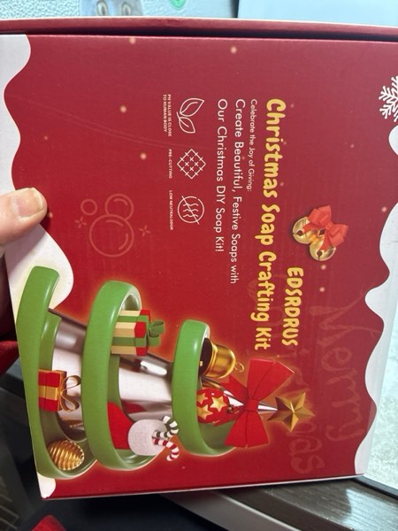 Condition photo showing New/Like New for EDSRDRUS Soap Making Kit Series - Soap Making Supplies with Glycerin Soap Base, Silicone Molds, Fragrance Oils, Pigments & More (Red Christmas Soap Making Kit)