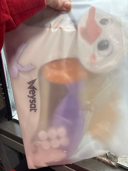 Condition photo showing New/Like New for Weysat 19 Inch Halloween Porch Goose with Outfits Wooden Foldable Goose Outdoor Decoration with Attachable Costume Stable Stand for Fall Thanksgiving Front Door Decor