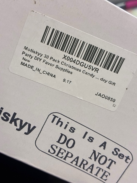 Condition photo showing New/Like New for Motiskyy 30 Pack Christmas Candy Holder Dome for Craft 3.15'' Half Ball Clear Plastic Shaker Dome Candy Greeting Card Round Chocolate Holder Box Xmas Holiday Gift Party DIY Favor Supplies Christmas Character