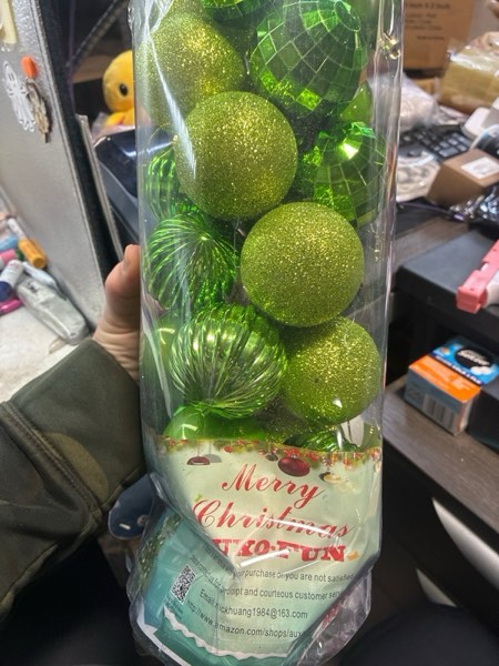Condition photo showing New/Like New for AUXO-FUN 28ct Shatterproof Christmas Ball Ornaments in 4 Classic Finishes for Christmas Tree Decoration (Lime Green, 2.36“ Regular Size) 2.36" Regular Size Lime Green