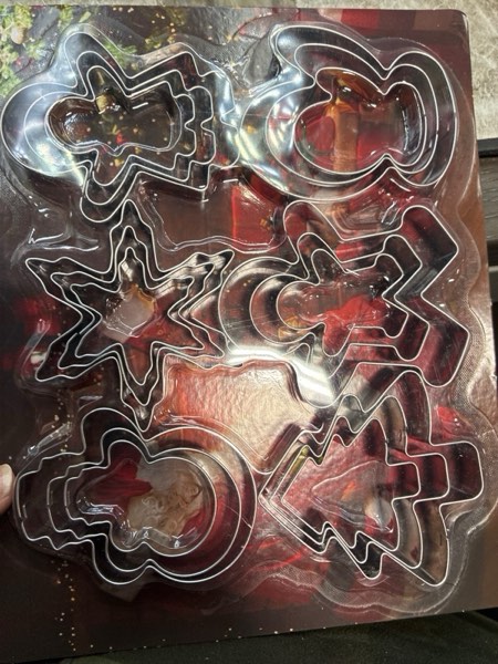 Condition photo showing New/Like New for Christmas Cookie Cutter Set,18 Piece Stainless Steel Winter Christmas Cookie Cutters Shapes for Baking - Christmas Tree,Snowflake,Snowman,Gingerbread Man,Gingerbread Girl,Mitten, Silver