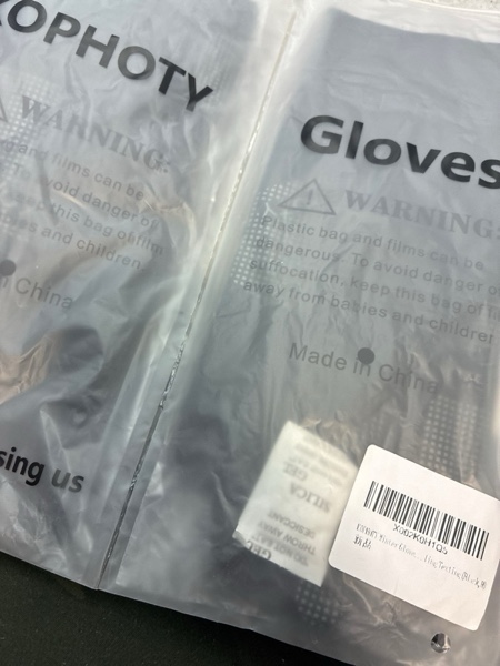 Condition photo showing New/Like New for KOPHOTY Winter Gloves Women Men,Touch Screen Gloves,Warm Water Resistant Windproof Thermal Gloves for Driving Running Cycling Phone Texting Outdoor Hiking Hand Warmer in Cold Weather(Black,M)