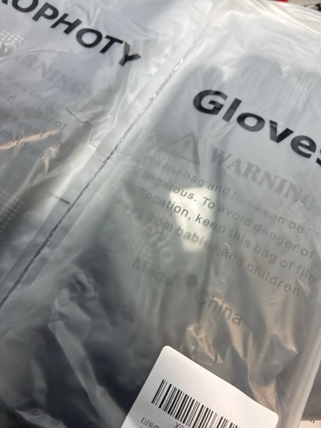 Condition photo showing New/Like New for KOPHOTY Winter Gloves Women Men,Touch Screen Gloves,Warm Water Resistant Windproof Thermal Gloves for Driving Running Cycling Phone Texting Outdoor Hiking Hand Warmer in Cold Weather(Black,M)