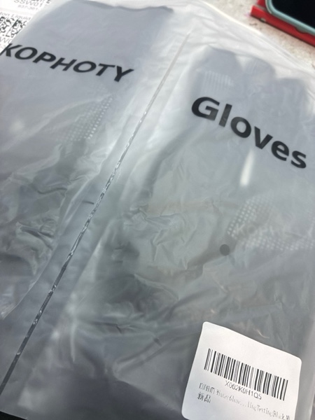 Condition photo showing New/Like New for KOPHOTY Winter Gloves Women Men,Touch Screen Gloves,Warm Water Resistant Windproof Thermal Gloves for Driving Running Cycling Phone Texting Outdoor Hiking Hand Warmer in Cold Weather(Black,M)