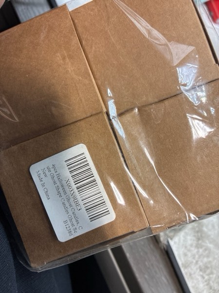 Condition photo showing New/Like New for 4pcs Halloween Ghost Candles, Cute Ghost Shape Candles Ghost Scented Candle White Halloween Spooky Candles for Home Halloween Party Room Table Decorations