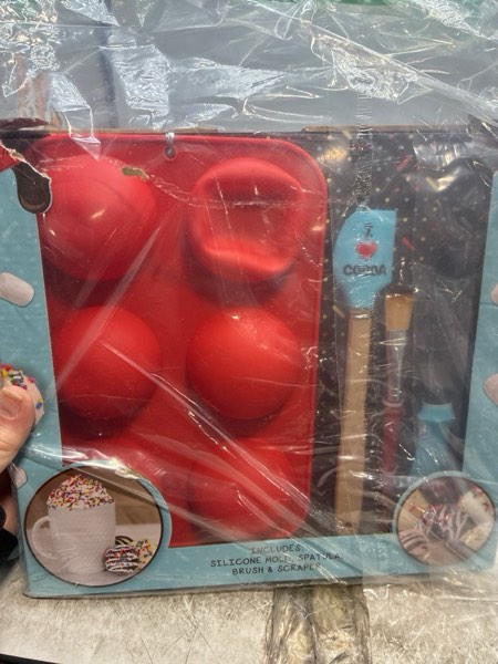 Condition photo showing New/Like New for Handstand Kitchen I Heart Cocoa Bombs Intro Set