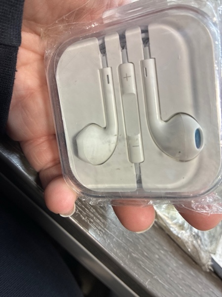 Condition photo showing New/Like New for Apple EarPods In Ear Canal Headset - White