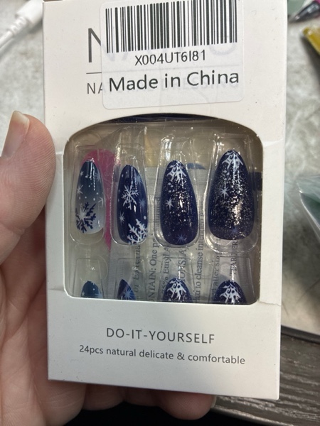 Condition photo showing New/Like New for 24 Christmas Patch Nails-Glitter Snowflake Blue Silvery Gradient Fake Nails-Medium Almond-Easy to Wear for Christmas and Party-Women's Christmas Nail Decoration