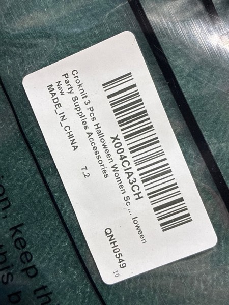 Condition photo showing New/Like New for Croknit 3 Pcs Halloween Women Scout Costume Set for Cosplay Satin Sash with Embroidered Patch Neck Hair Scarf Green French Beret Hat Scout Outfit for Halloween Party Supplies Accessories