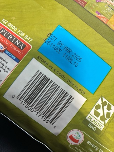 Condition photo showing New/Like New for Purina Cat Chow Hairball, Healthy Weight, Indoor, Natural Dry Cat Food, Naturals Indoor - (Pack of 4) 3.15 lb. Bags