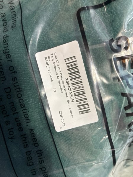 Condition photo showing New/Like New for Croknit 3 Pcs Halloween Women Scout Costume Set for Cosplay Satin Sash with Embroidered Patch Neck Hair Scarf Green French Beret Hat Scout Outfit for Halloween Party Supplies Accessories