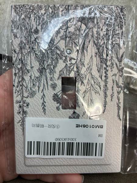 Condition photo showing New/Like New for LOLREAI Decorative Light Switch Cover Black and Beige Garden Plants Flowers Single Toggle Personalized Wall Plate Switchplate 1 Gang Switchcover Decora Light Switch Plate for Home Office Decor