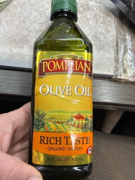Condition photo showing New/Like New for Pompeian Rich Taste Olive Oil, High Heat Cooking, Baking & Sauteing, High Smoke Point, 16 Fl Oz
