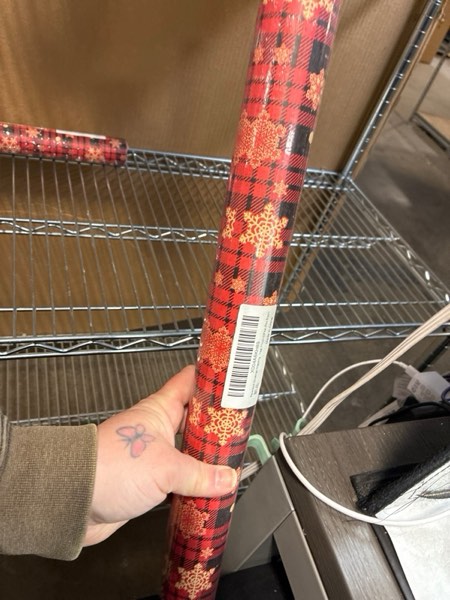 Condition photo showing New/Like New for MAMUNU Reversible Christmas Wrapping Paper - 17 Inch x 33 Feet, Classic Red and Black Plaid with Snowflake Kraft Christmas Wrapping Paper Roll, Holiday Gift Wrap Paper for Kids Men Women