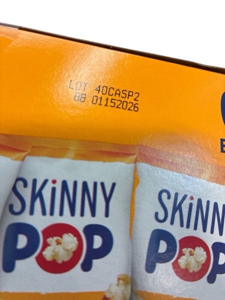Condition photo showing New/Like New for SkinnyPop Popcorn, White Cheddar, Whole Grain, Dairy-Free Snack, 0.65oz Bags (6ct)