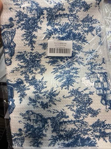 Condition photo showing New/Like New for LADOCK Chinoiserie Christmas Santa Kitchen Towels, Vintage Blue Toile Christmas Hand Towels for Bathroom Decor, Grandmillennial Xmas Holiday Dish Tea Towel for Kitchen Decor, 16x24 Inch Chinoiserie Christmas Santa 1