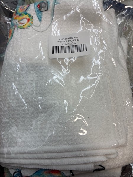 Condition photo showing New/Like New for WARDOS Coastal Beach Octopus Hand Towels for Bathroom Set of 4, Ocean Marine Octopus Relax Breathe S