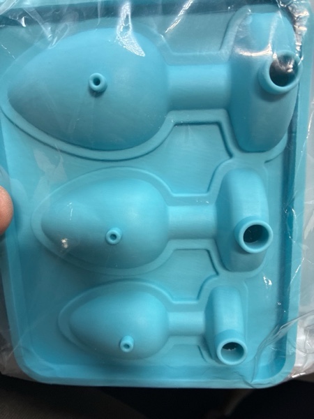 Condition photo showing New/Like New for Ice Cube Mold Tray Novelty - Silicone Ice Cube Tray with Large Thick Fun Shapes for Perfect Whiskey Cocktails, Brandy & Juice Beverages! (green)